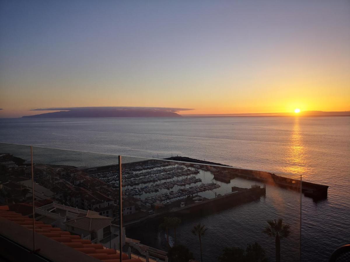 Magnificent Apt. With Sea View, Cliff & Marina Santiago del Teide Buitenkant foto