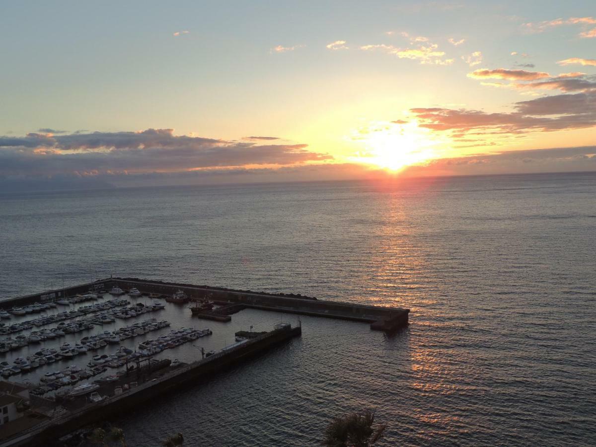 Magnificent Apt. With Sea View, Cliff & Marina Santiago del Teide Buitenkant foto
